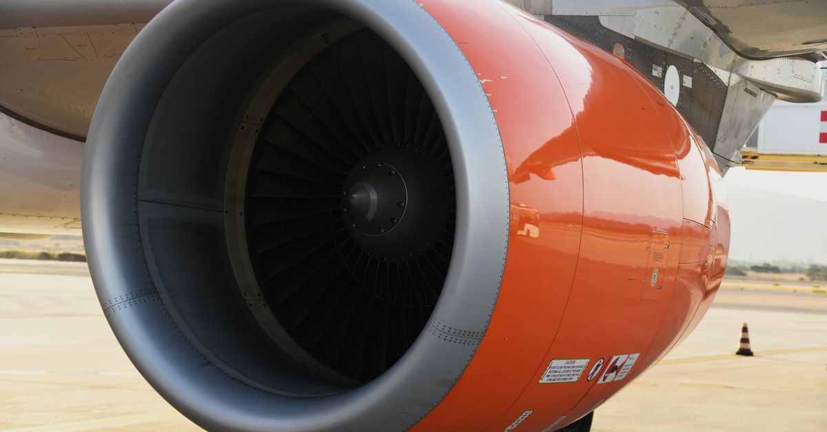 Ciclo de Mantenimiento Aeromecánico de Aviones con Motor de Turbina: descubre cómo es